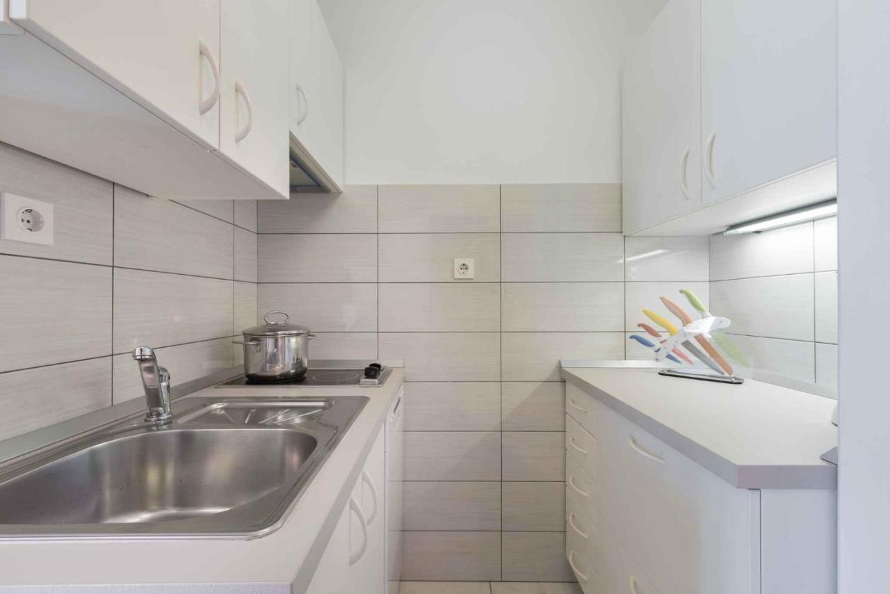 Apartments In Ravni/Istrien 30383 Exterior photo