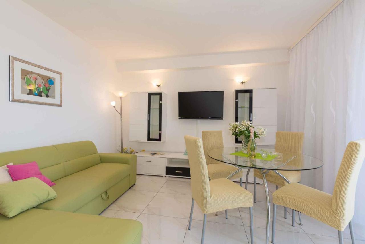 Apartments In Ravni/Istrien 30383 Exterior photo